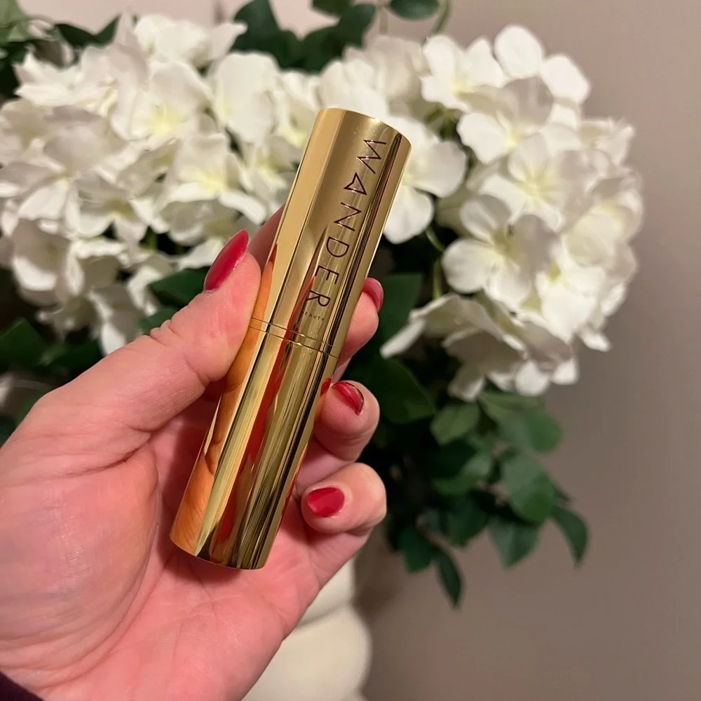 WANDER BEAUTY • FLASH FOCUS HYDRATING FOUNDATION STICK • GOLDEN MEDIUM
